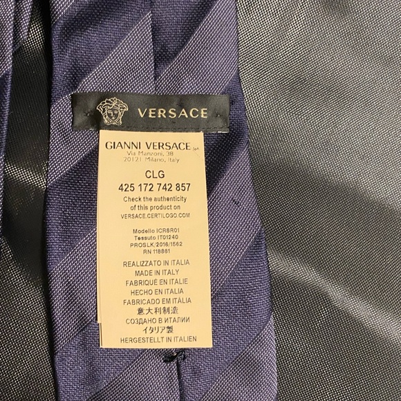 Versace classic tie - Picture 3 of 5